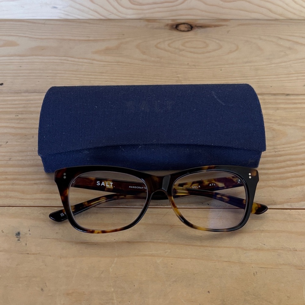 Salt Seja‎ tortoise Eyeglasses with Blue Case